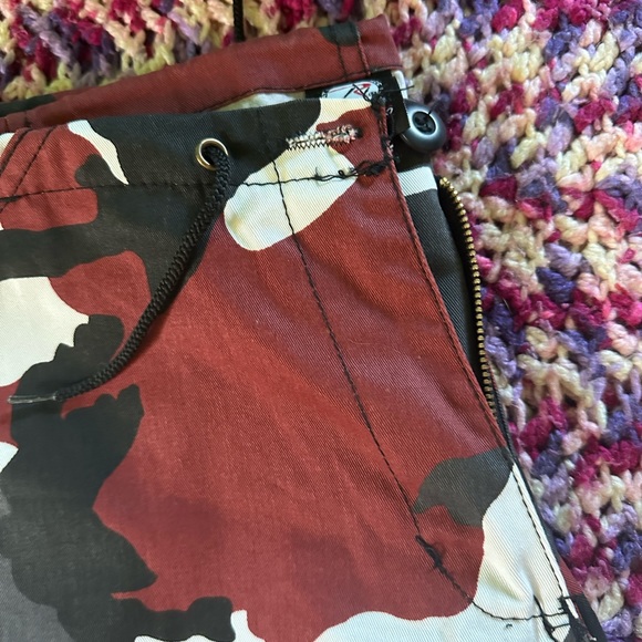 ROTHCO red camo joggers - Picture 3 of 4
